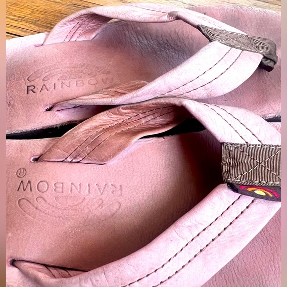 Light pink thick strap Rainbows womens size med - Picture 3 of 9